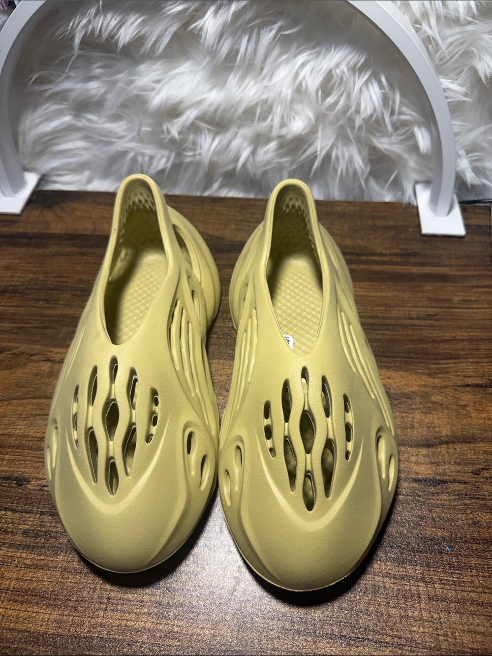 Yeezy Kids Foam Runner in Pale Yellow